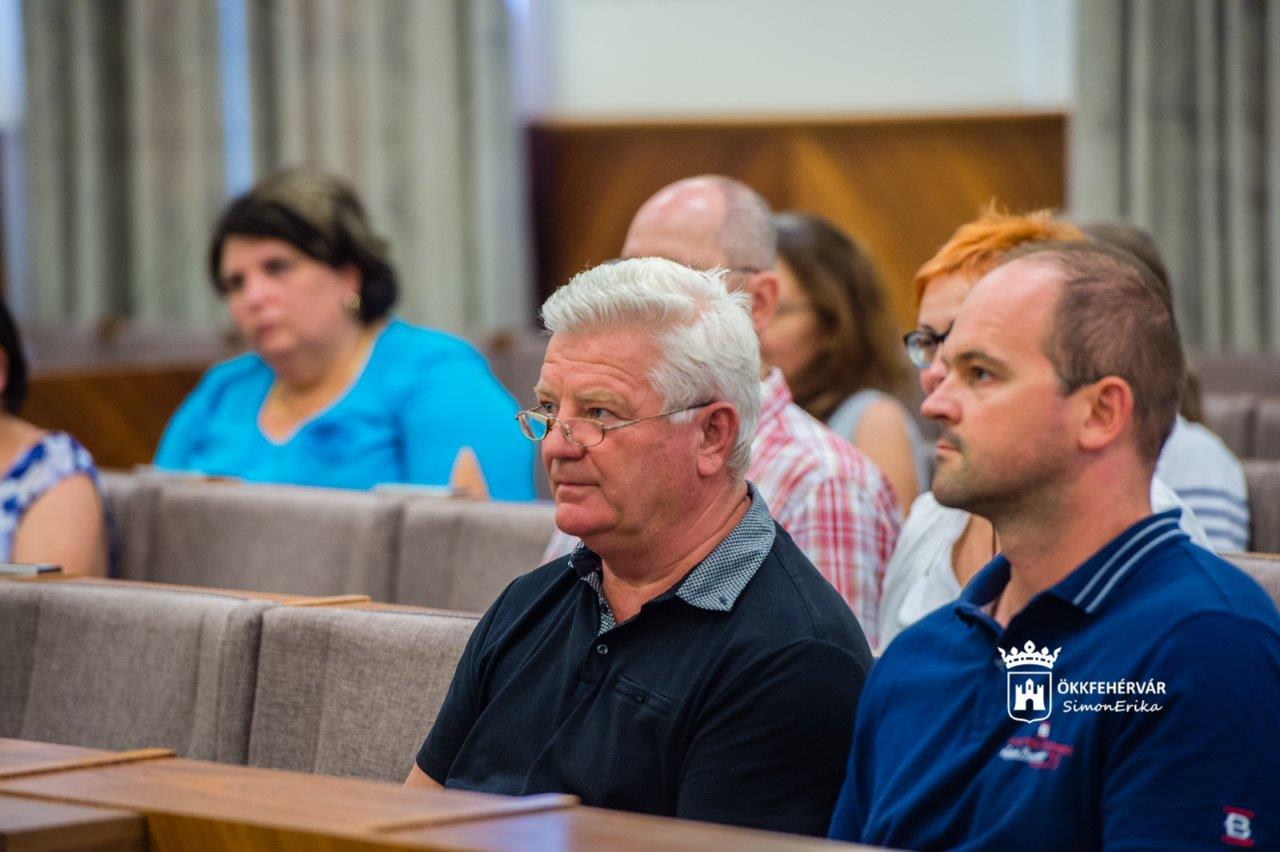 A Siklósi Gyula Városismereti Vetélkedő bemutatása a Városházán