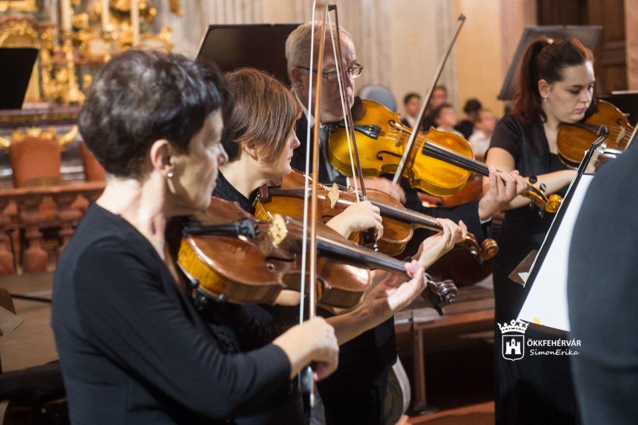 Bűnbánat és megváltás a Ciszterci templomban