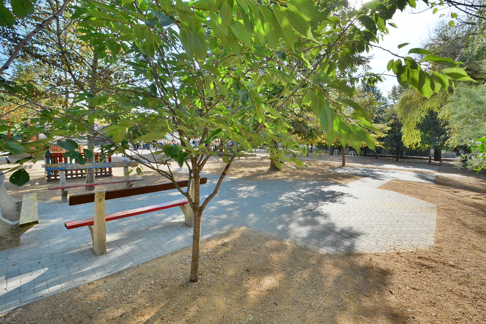 Összefogással újult meg a Munkácsy alsós udvara