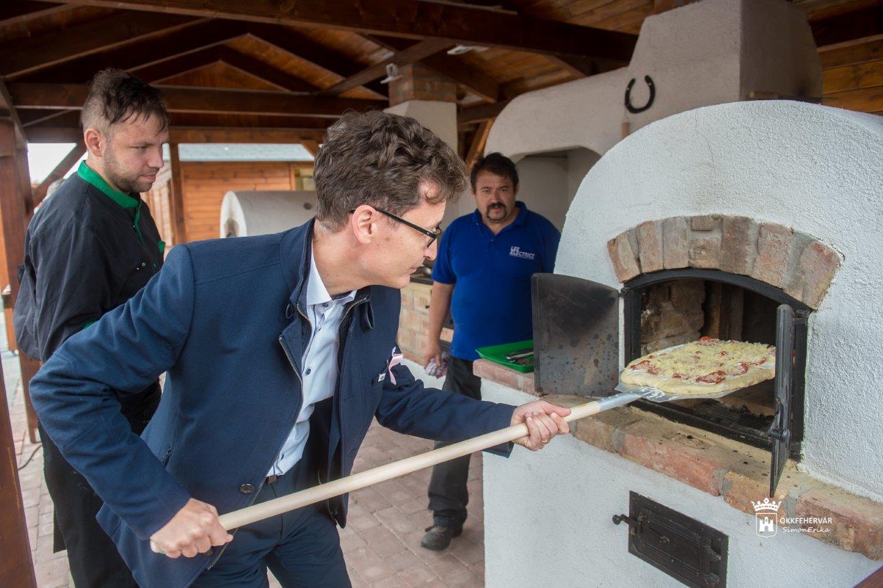 Kemenceavató és Szent Mihály-napi sokadalom Feketehegyen