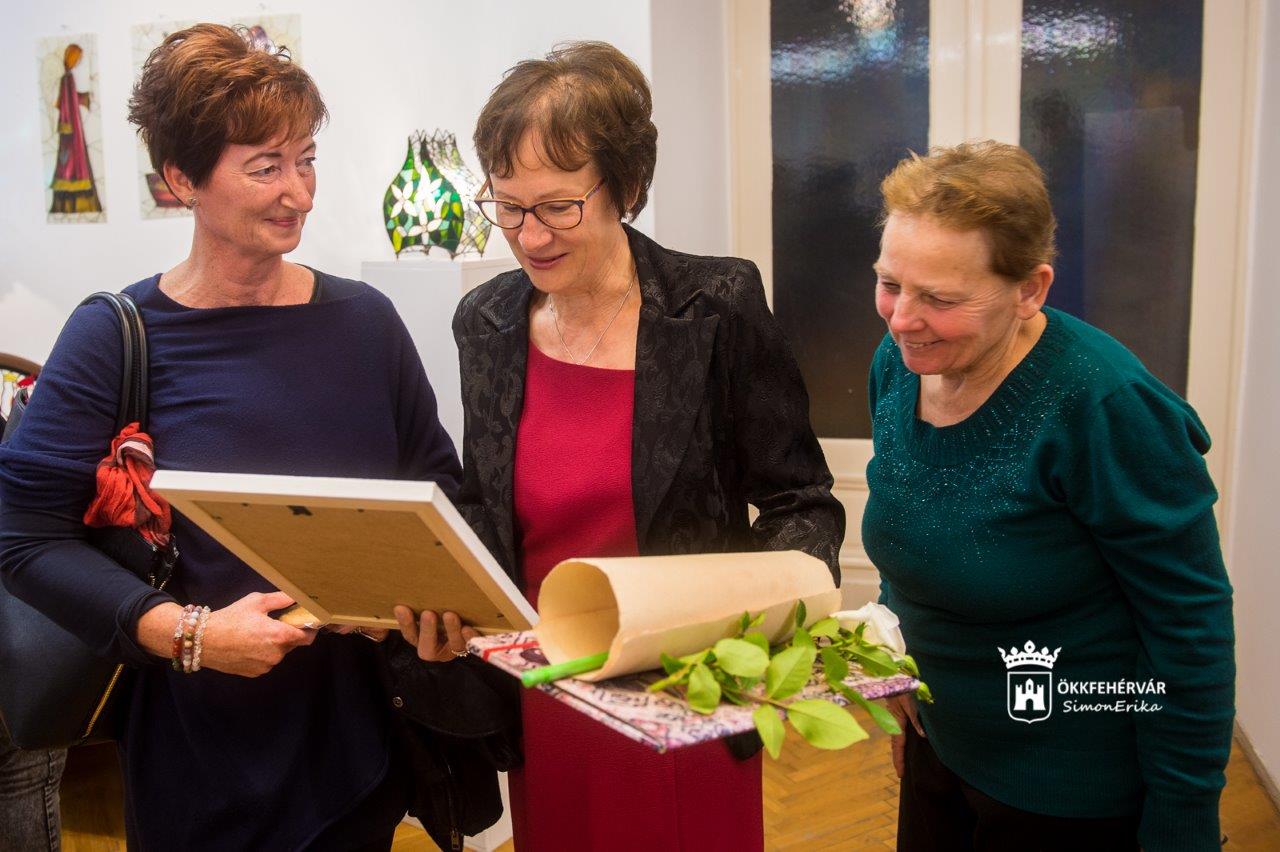 Kiállítás a Fehérvári Kézművesek fennállásának 20. évfordulóján