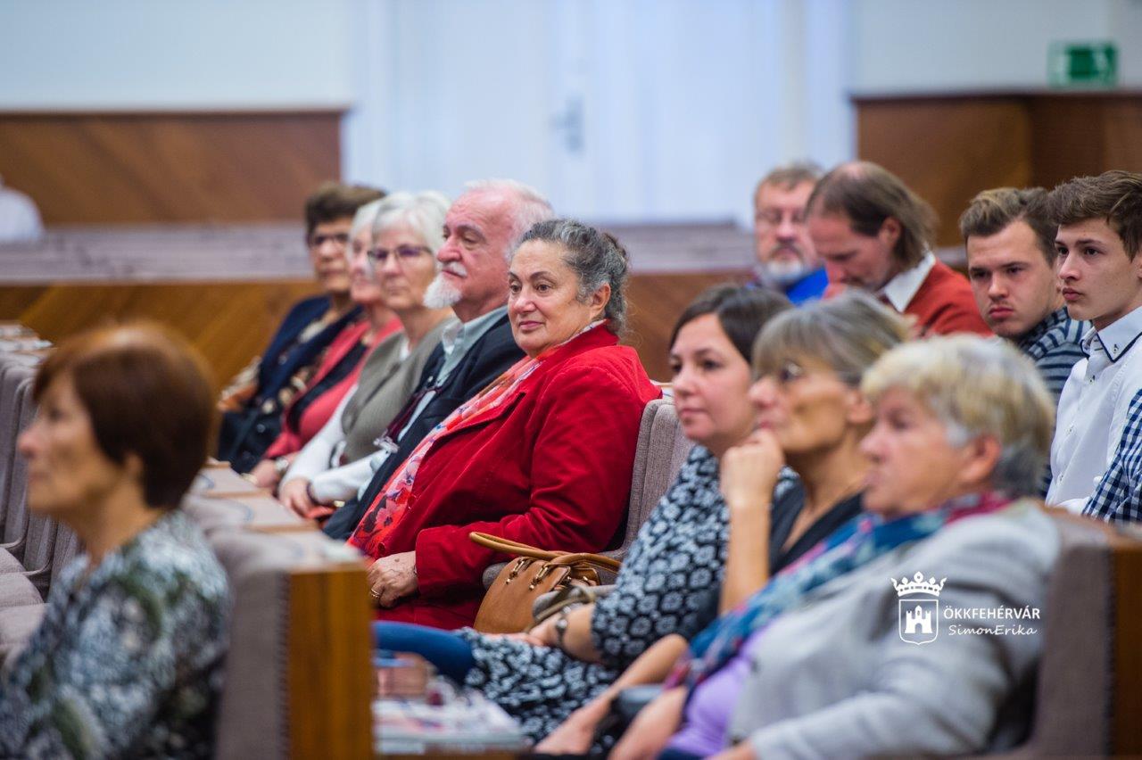 A Nagy László 40 szimpózium a Városházán