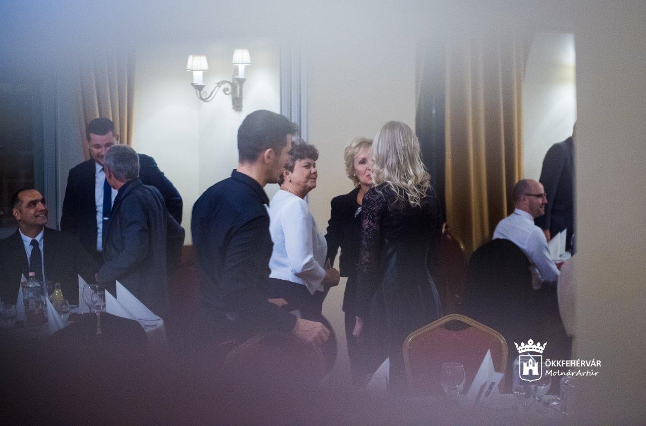 A SZÉPEK jótékonysági bálja a Hotel Magyar Királyban