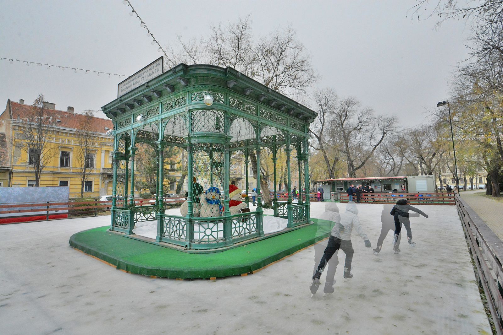 Szombaton megnyílt a Kori Liget a Zenepavilon körül