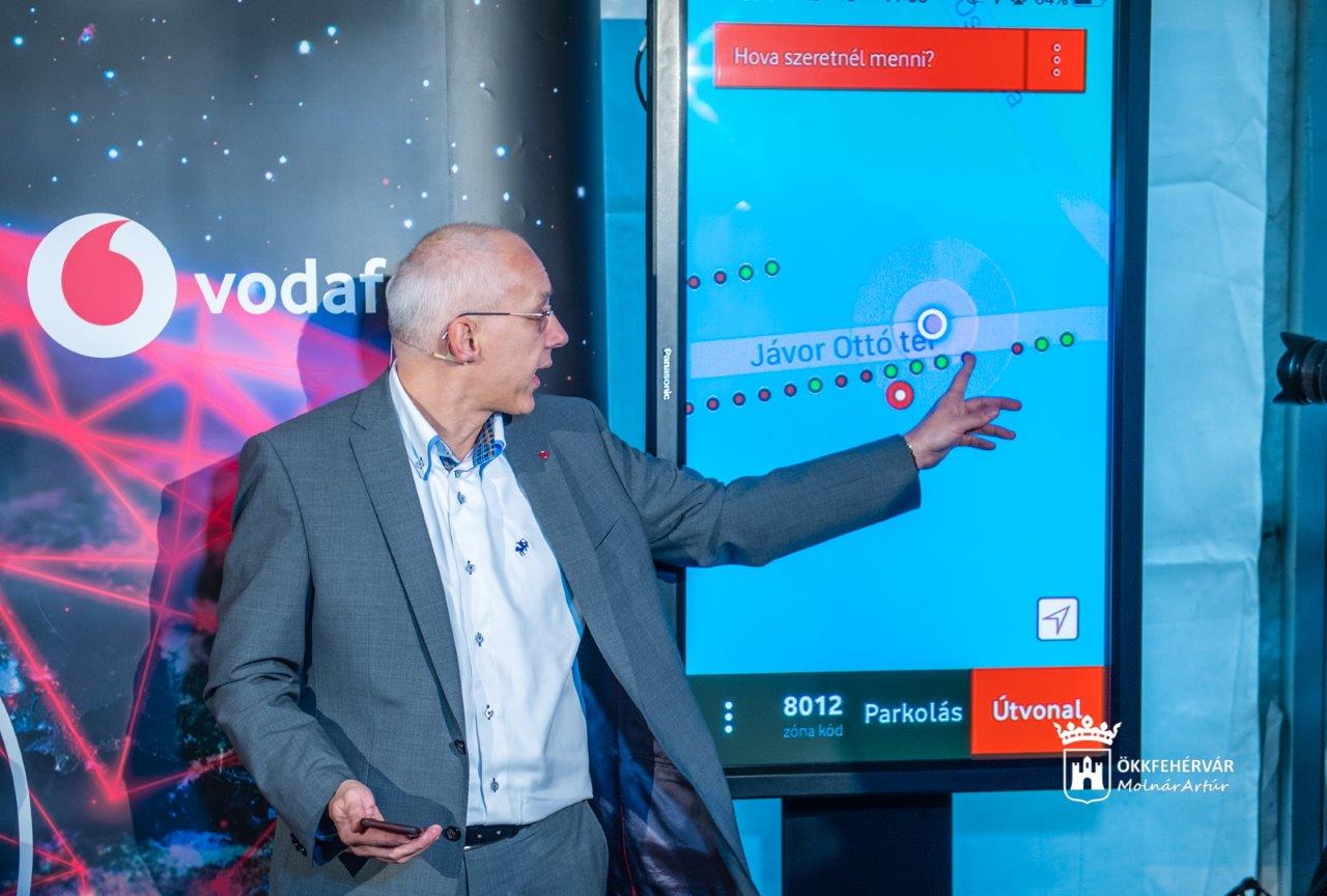 Száz okosparkoló Székesfehérváron