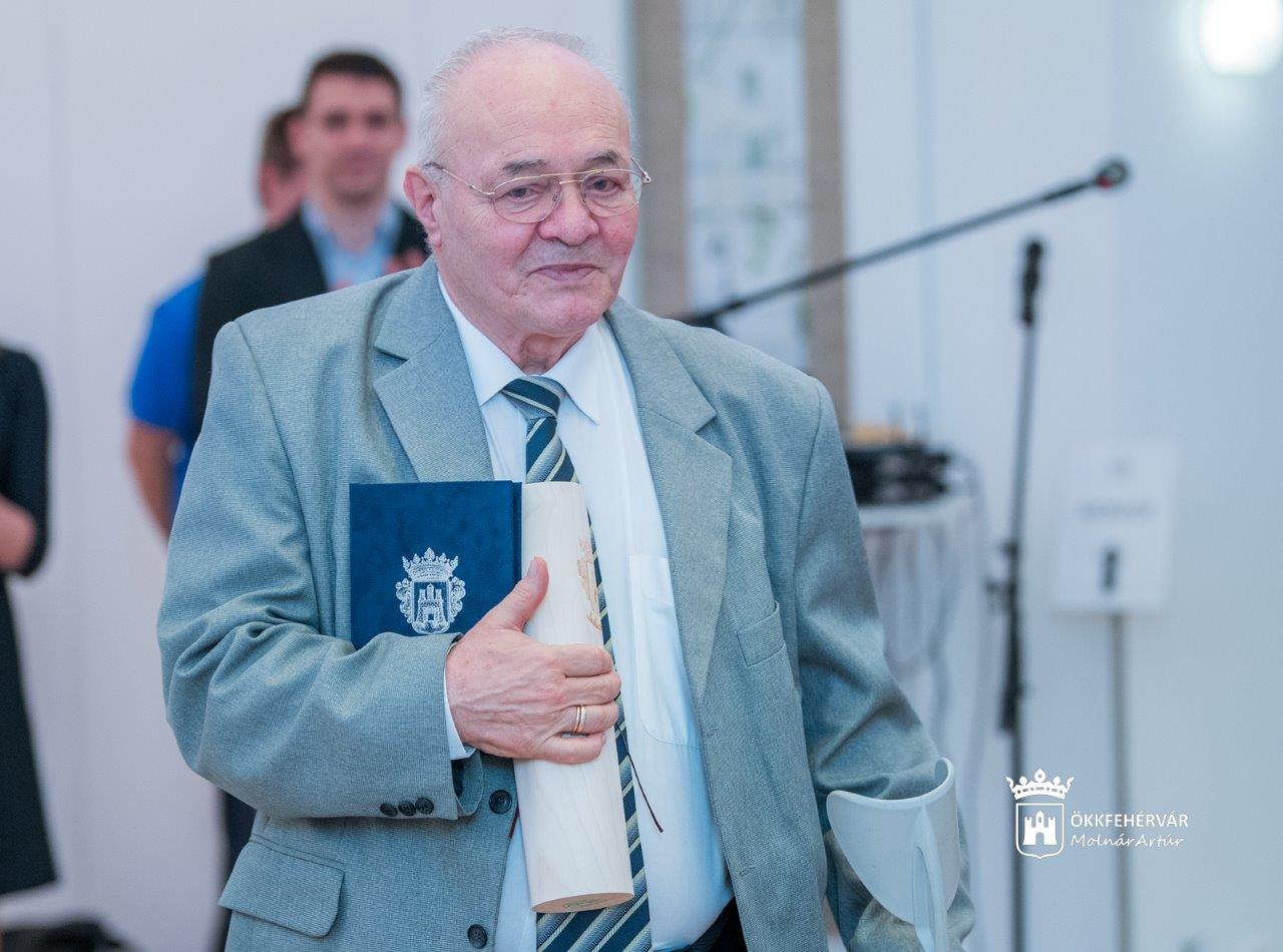 Polgármesteri elismerő emlékérmet kapott Dr. Párkányi Ferenc