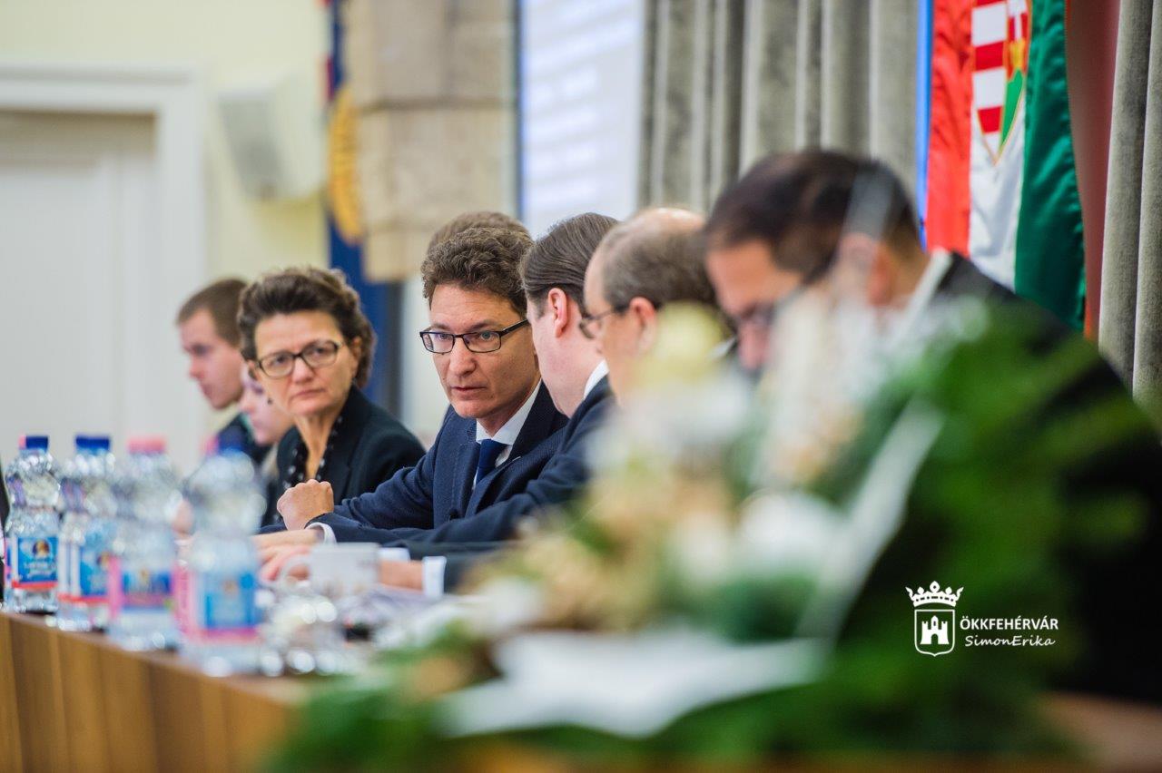 Képeken a 2018-as év utolsó közgyűlése