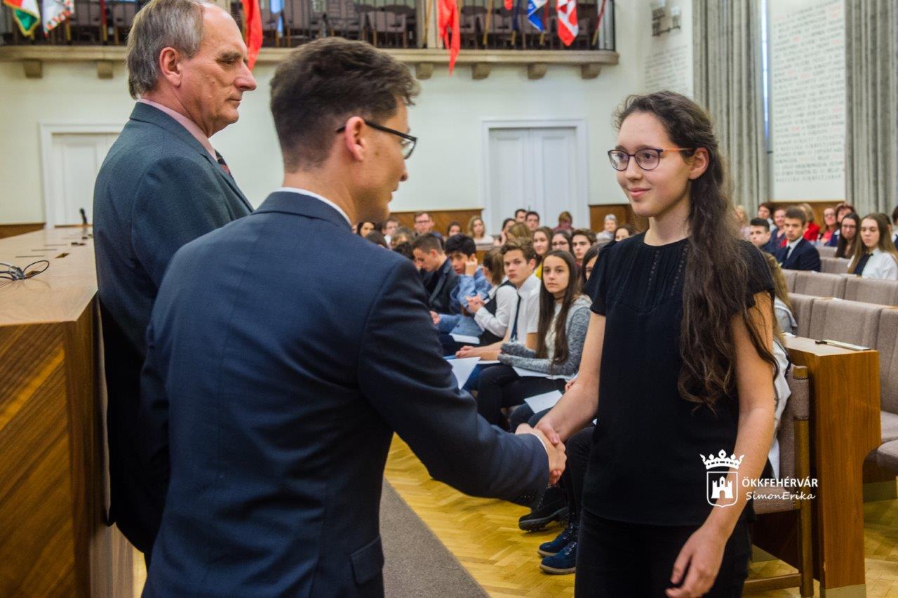 A Tóth István-Tóth Terézia Ösztöndíjak átadása a Városházán