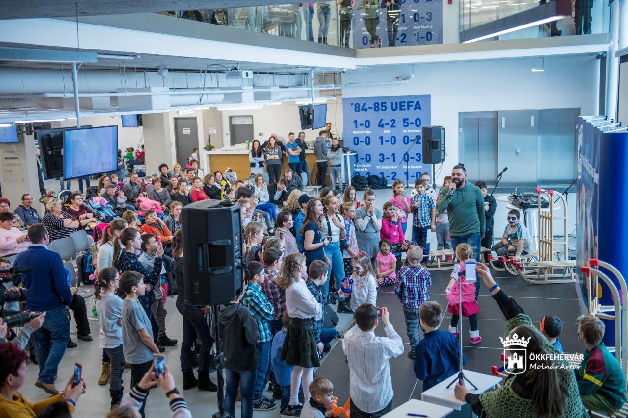 Egy nap a nevelőszülőkért a MOL Aréna Sóstó stadionban