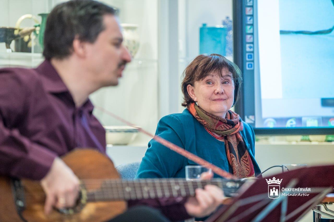 Pipázás, vadászat, szerelem a múzeumban