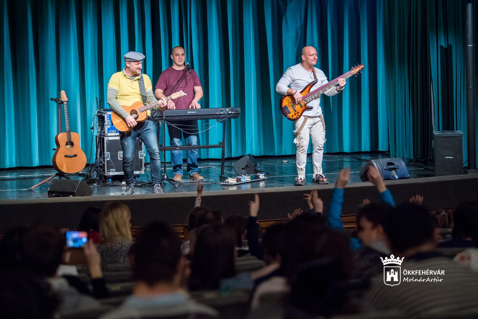 Alma koncert a Köfémen