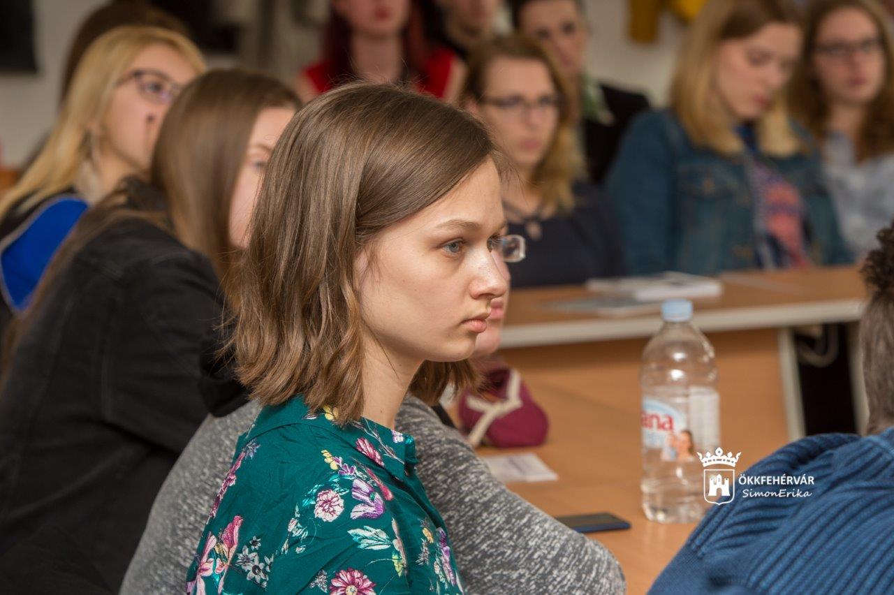 Versenyképesség és innováció Magyarországon szimpózium