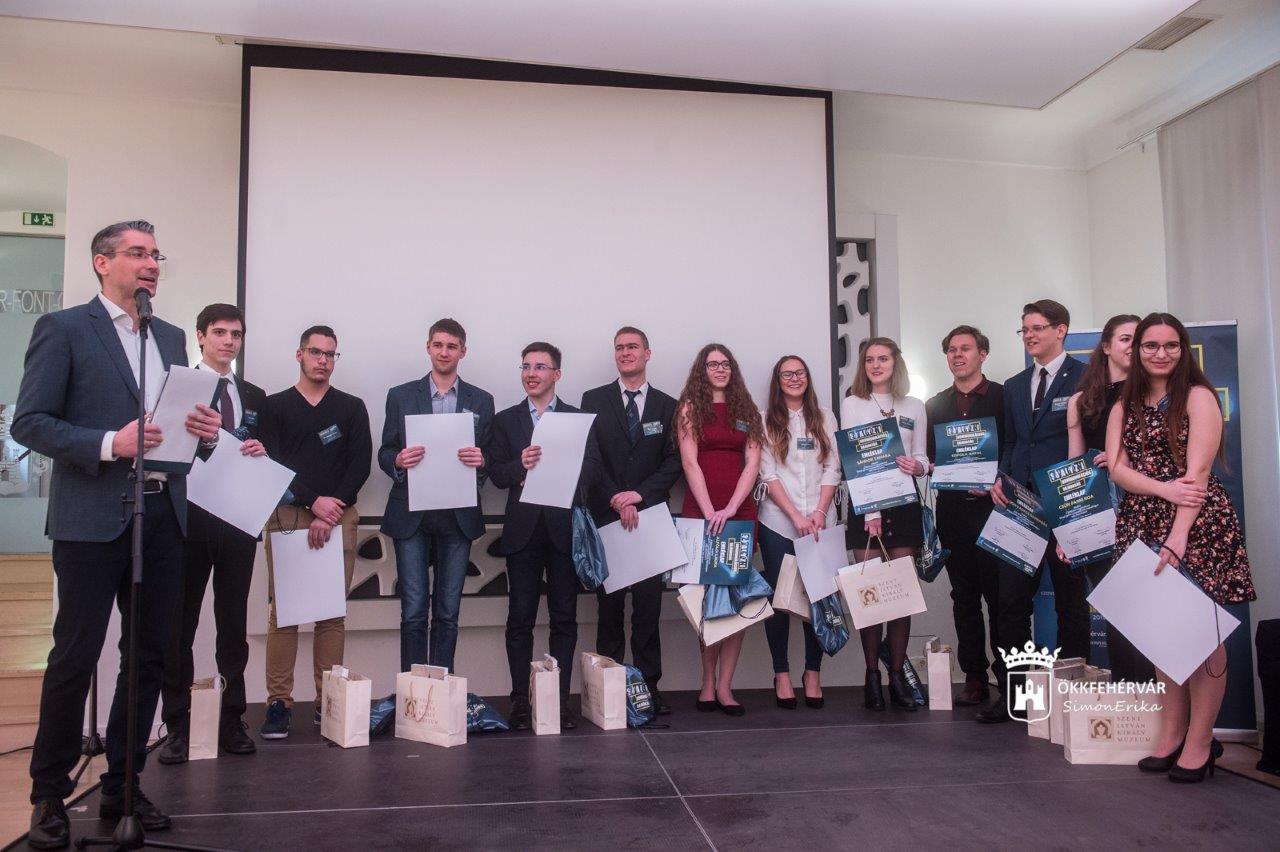 Szóval győzni kommunikációs bajnokság döntője