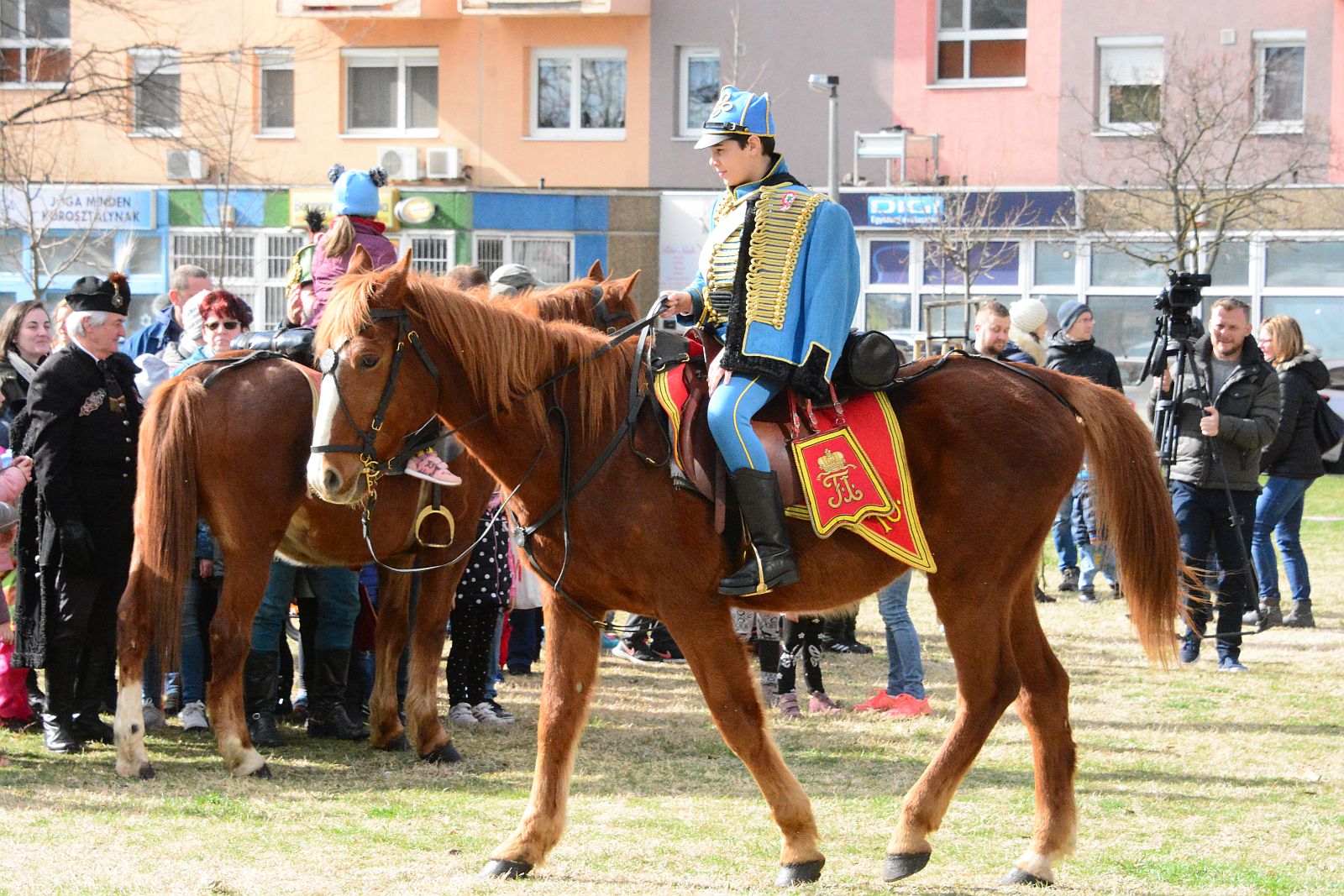 Fehérvári Huszárok a Palotavárosban Március 15-én