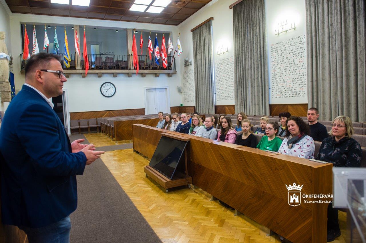 Hohenmölsenből érkezett diákok jártak a Városházán