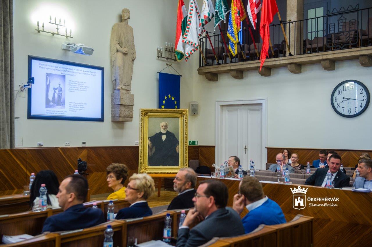 Nézze meg képeken milyen volt a március 22-i közgyűlés !