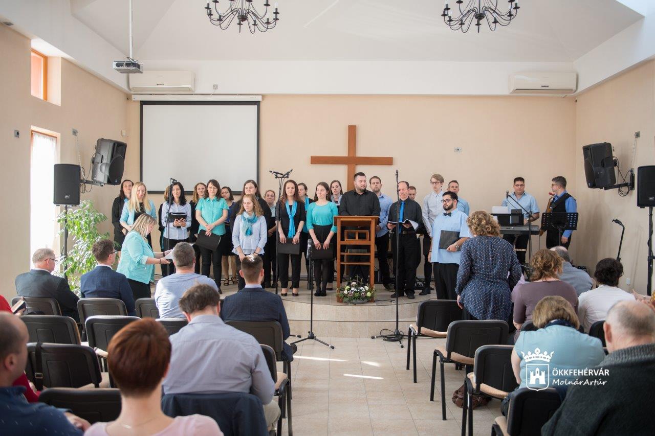 Hálaadás a Magyar Pünkösdi Egyház Székesfehérvári Gyülekezeténél
