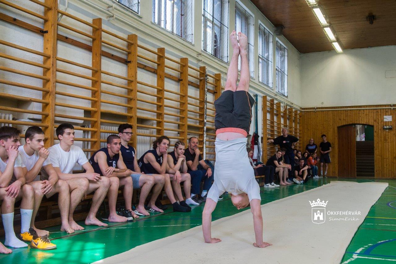 Schermann Ede városi középiskolás fiú tornaverseny a Vasváriban
