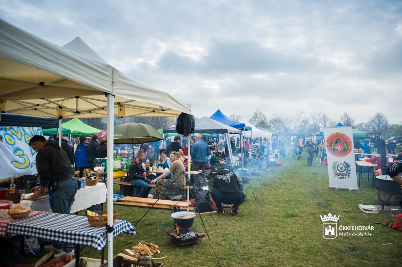 Képeken a VII. Fehérvári Halünnep