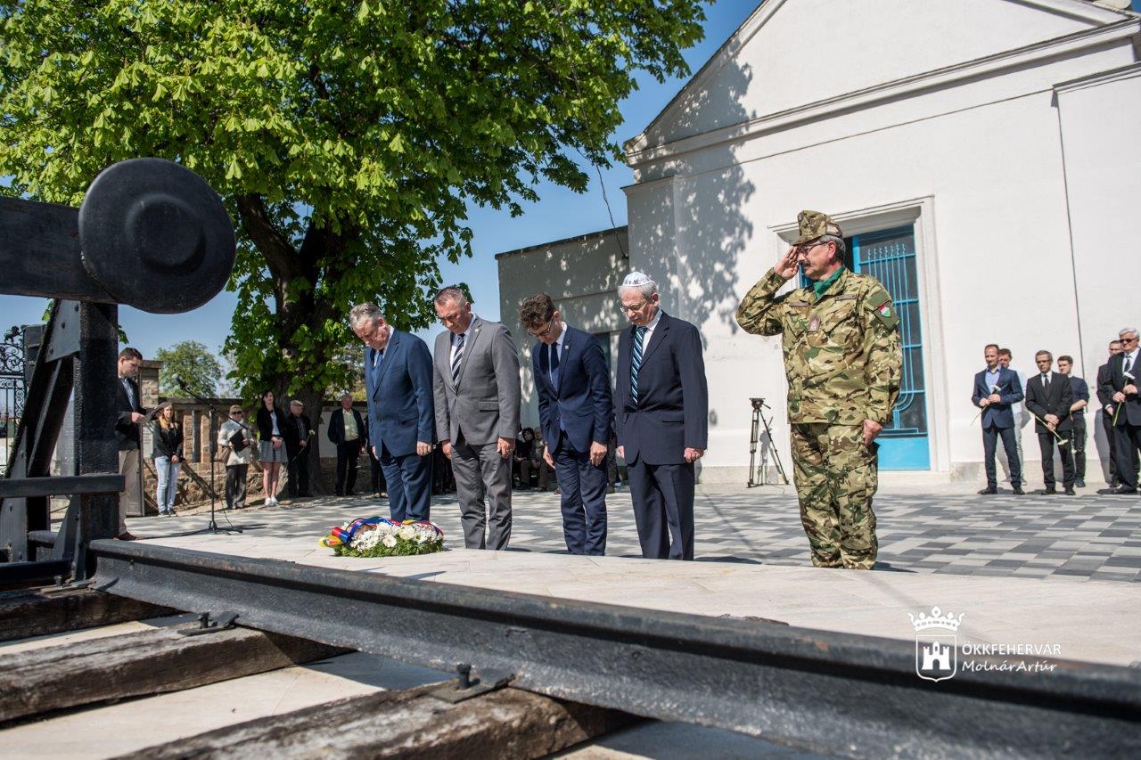 A Holokauszt magyarországi áldozataira emlékeztek Fehérváron