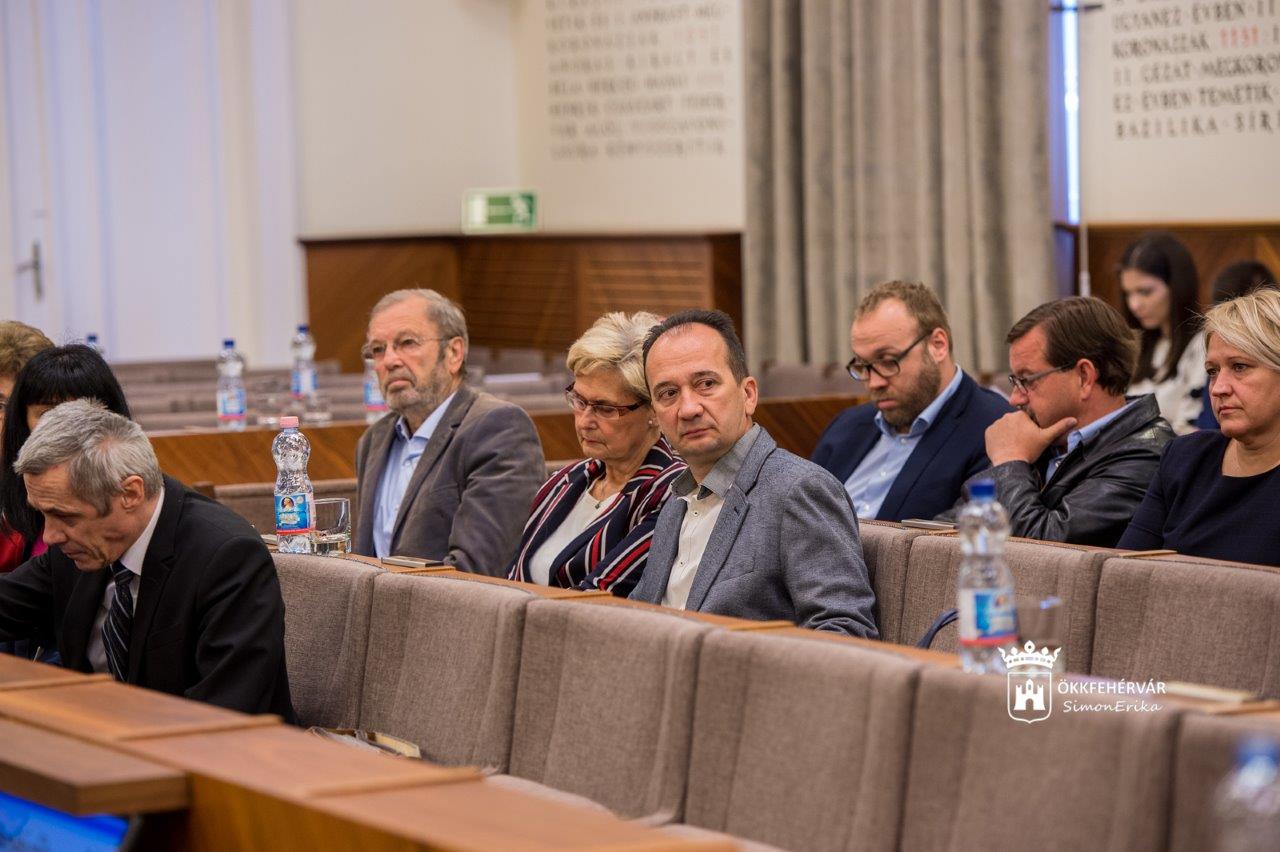 A Vásárhelyi út felújításáról is döntött a közgyűlés