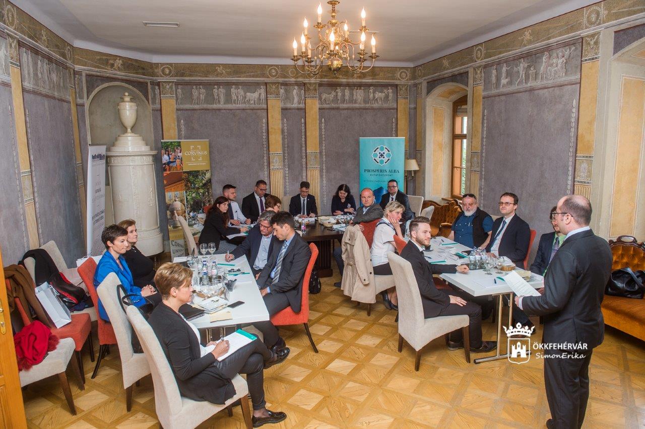 Együttműködési megállapodás a BCE, az önkormányzat és a Prosperis Alba között