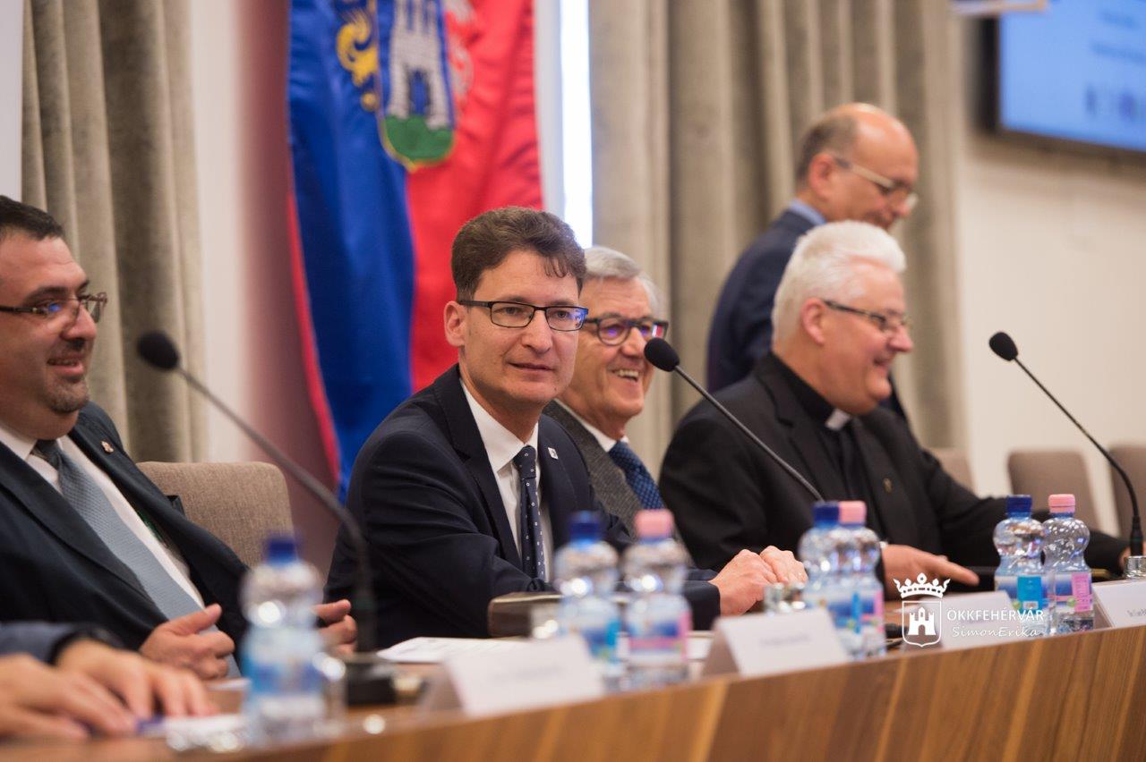 A VII. Demográfia, egészség- és szociálpolitika fórum a Városházán