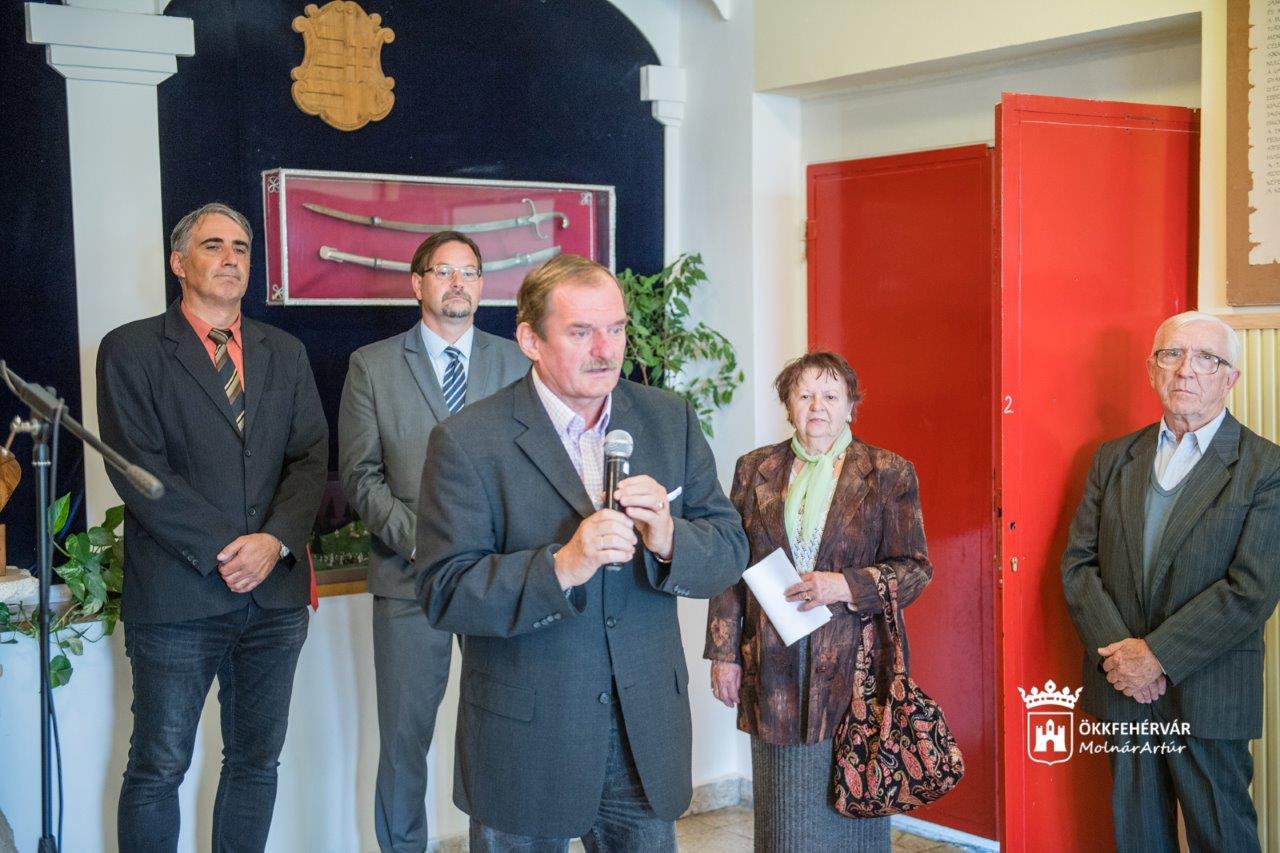 Bélyegkiállítás a Vasváriban a Honvédelem Napja és a Gyermeknap alkalmából