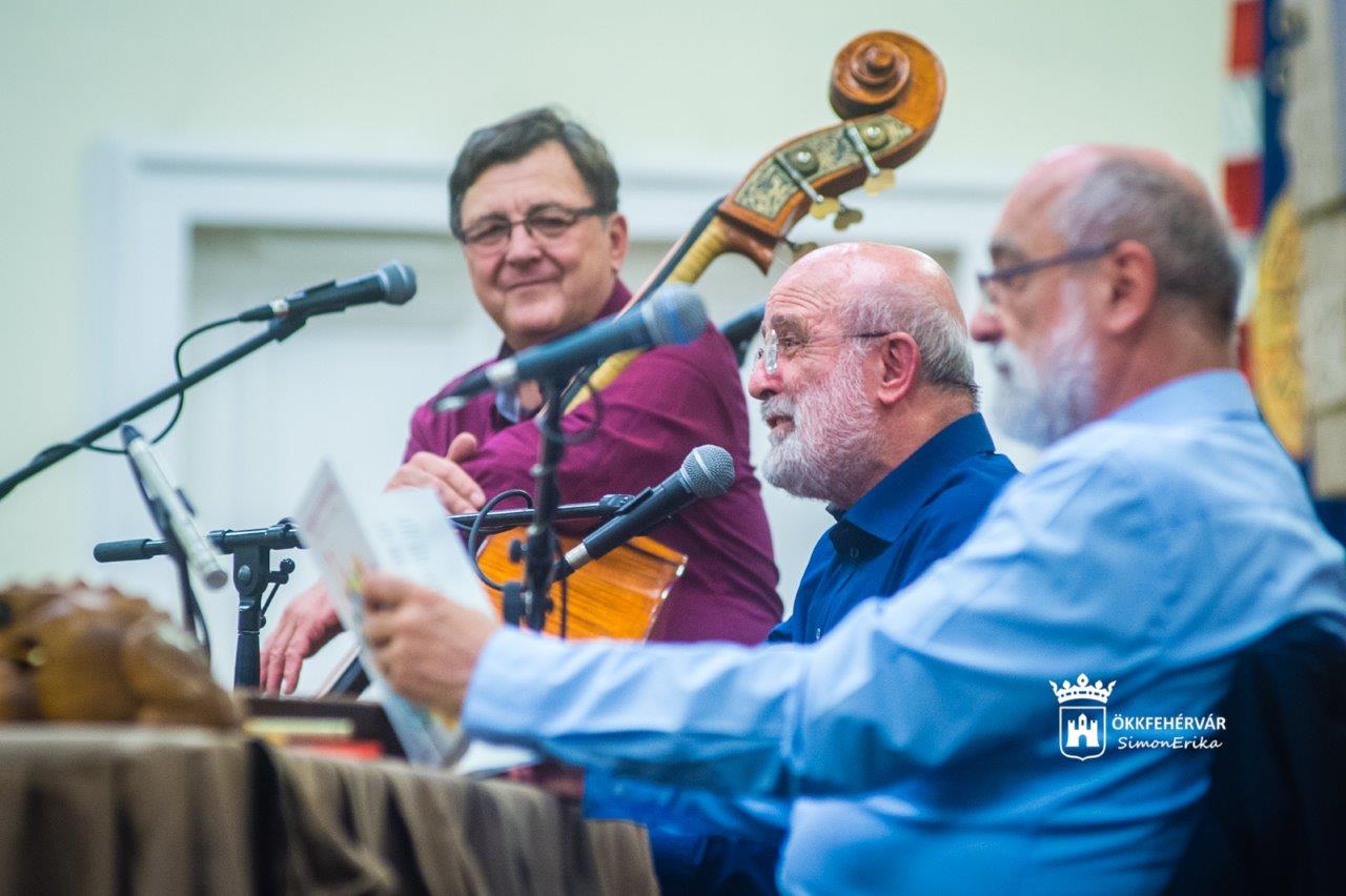 Kaláka koncert és Lackfi est a könyvnapok megnyitóján