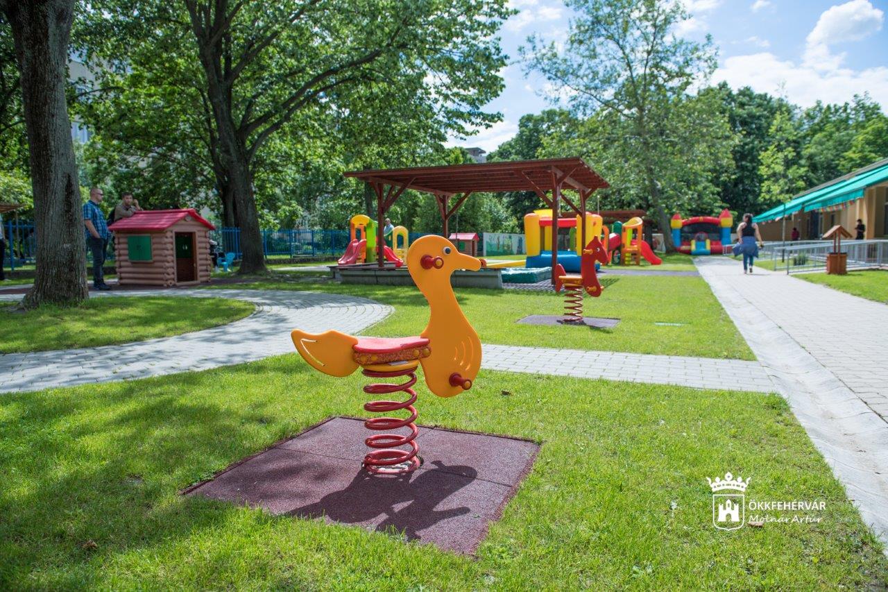 Gyereknapon adták át a fejlesztéseket a Tóvárosban a 8. számú Bölcsődében