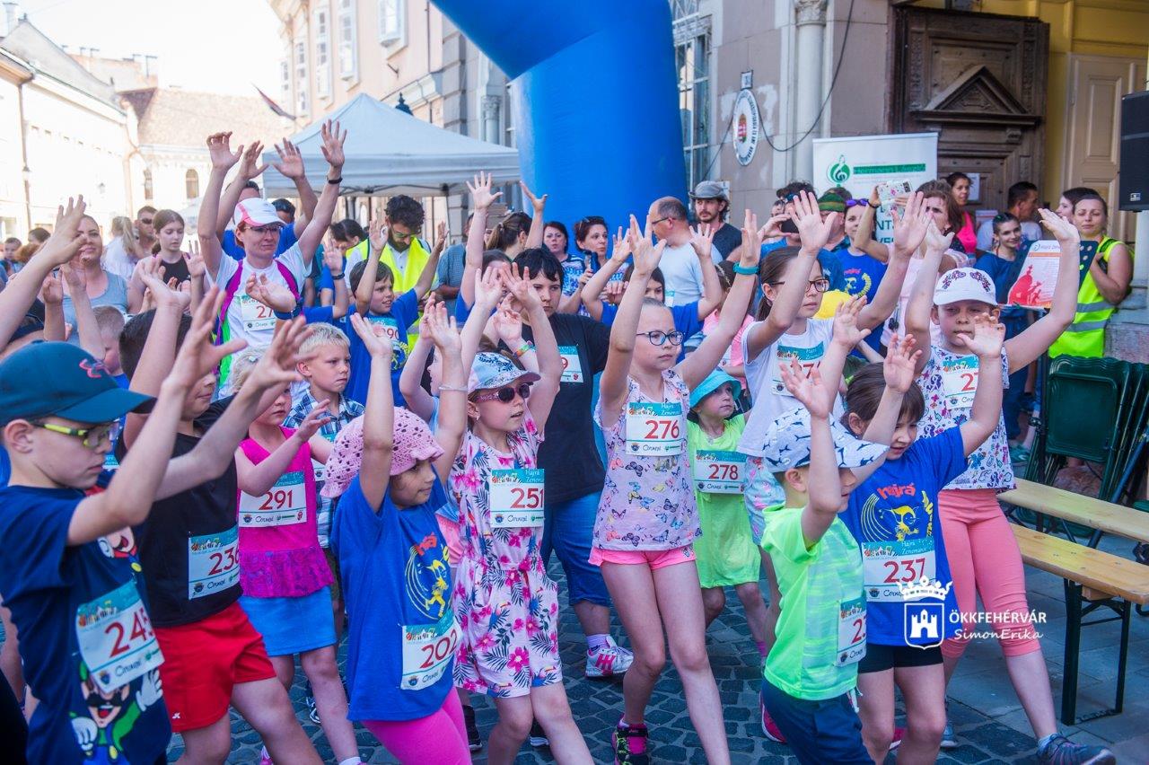 Hajrá Zenemanók! - közösségi jótékonysági futás a Belvárosban
