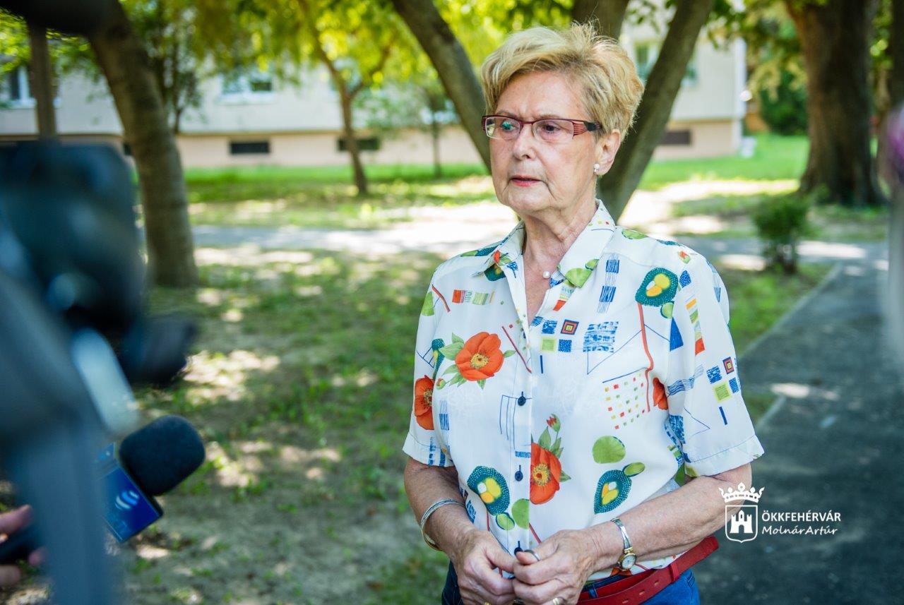 Megújult járdaszakaszok műszaki átadása a Köfém lakótelepen