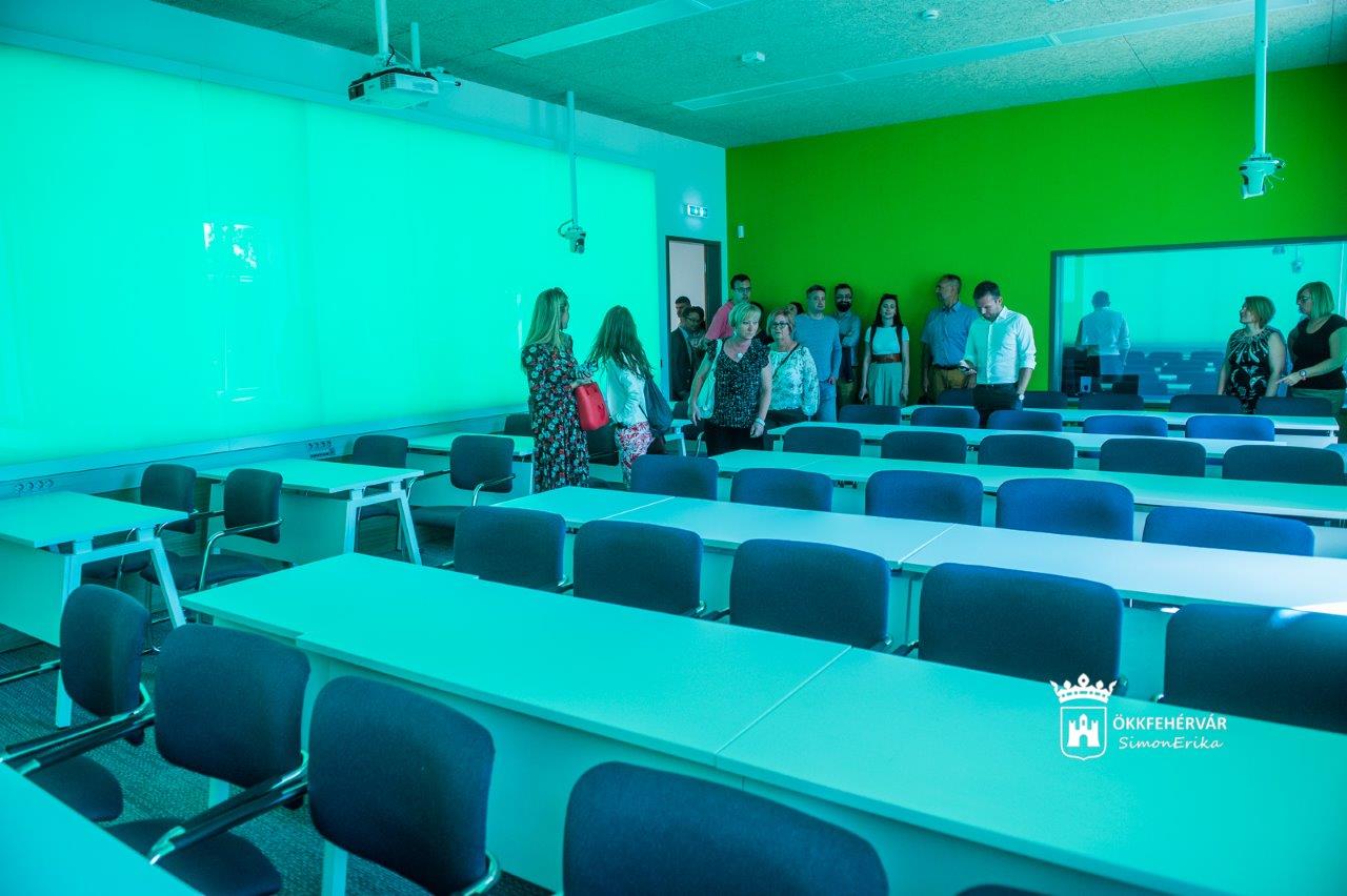 Bejárás a Corvinus Egyetem új székesfehérvári épületében