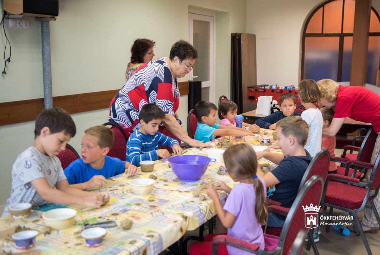 Elkezdődött az Öreghegyi Karitász Csoport napközis tábora