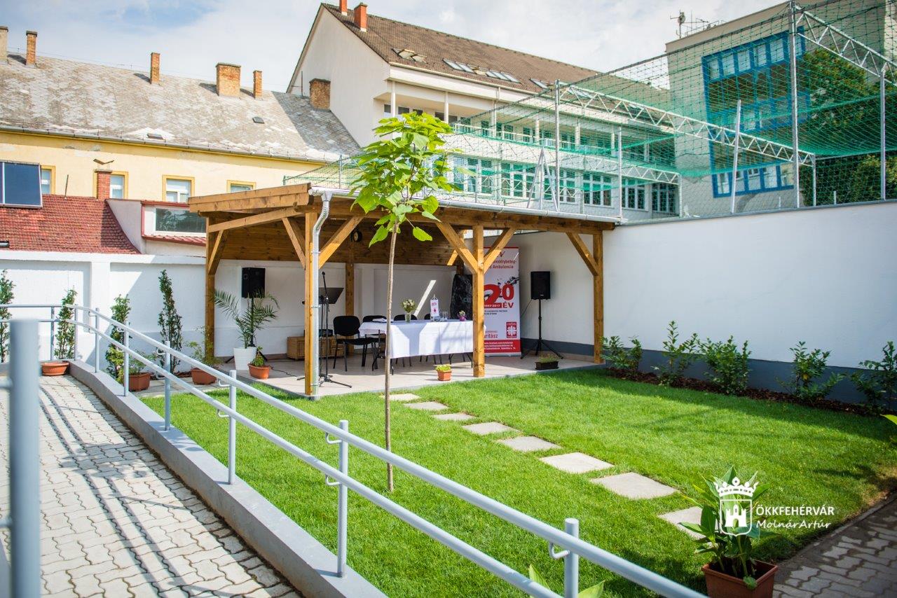 Házszentelő a RÉV Ambulancián