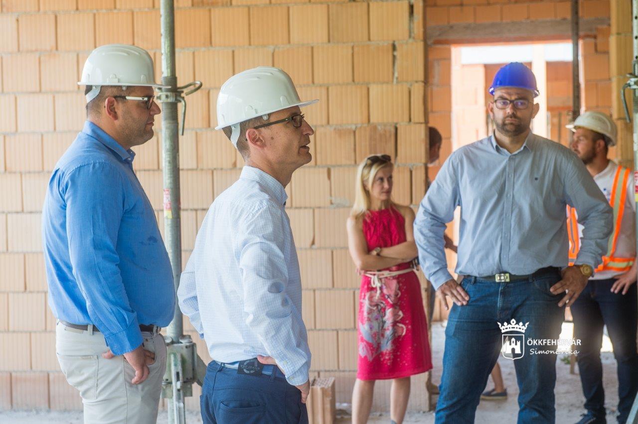 Épül Sóstón a vadmadárgondozó és a közösségi ház