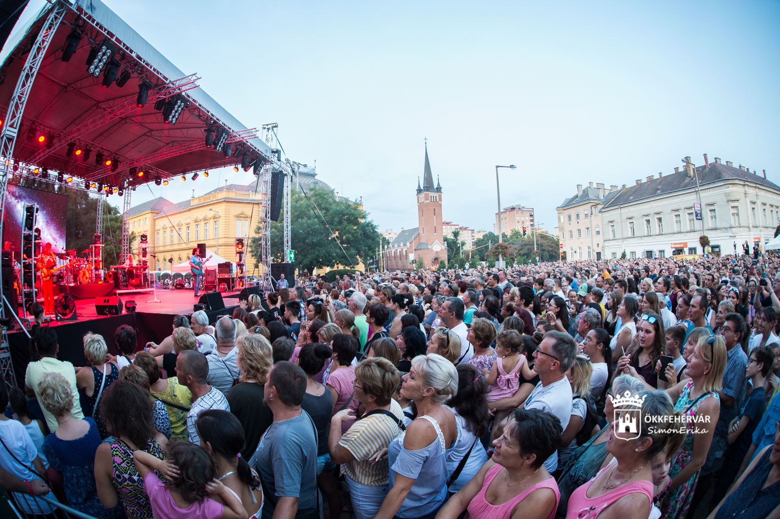 Neoton koncert Székesfehérváron