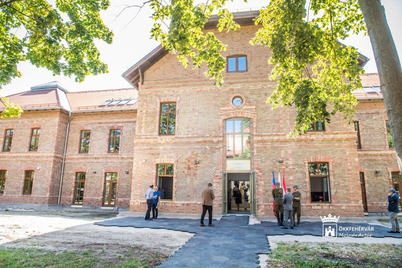 Átadták a Budapesti Corvinus Egyetem Székesfehérvári Campusának „B” épületét