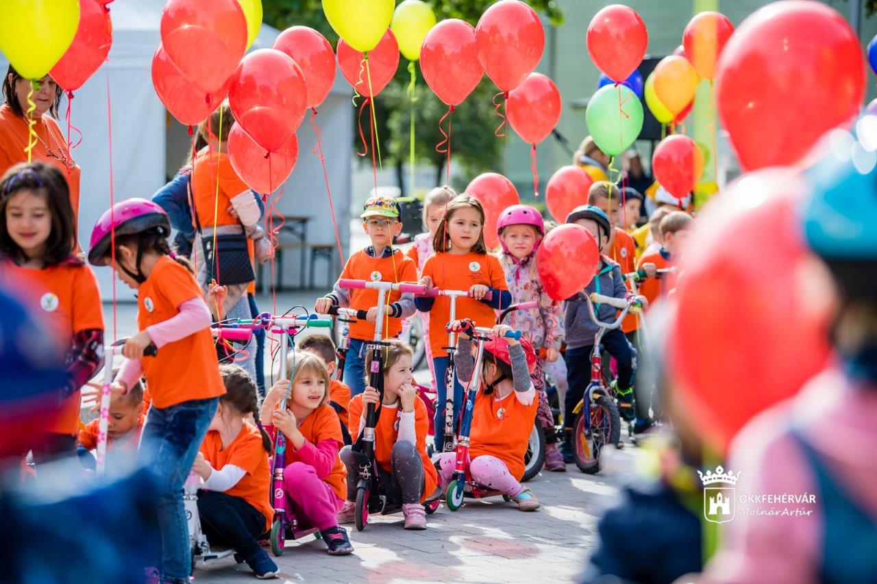 Minimotoros és kerékpáros felvonulás a Belvárosban