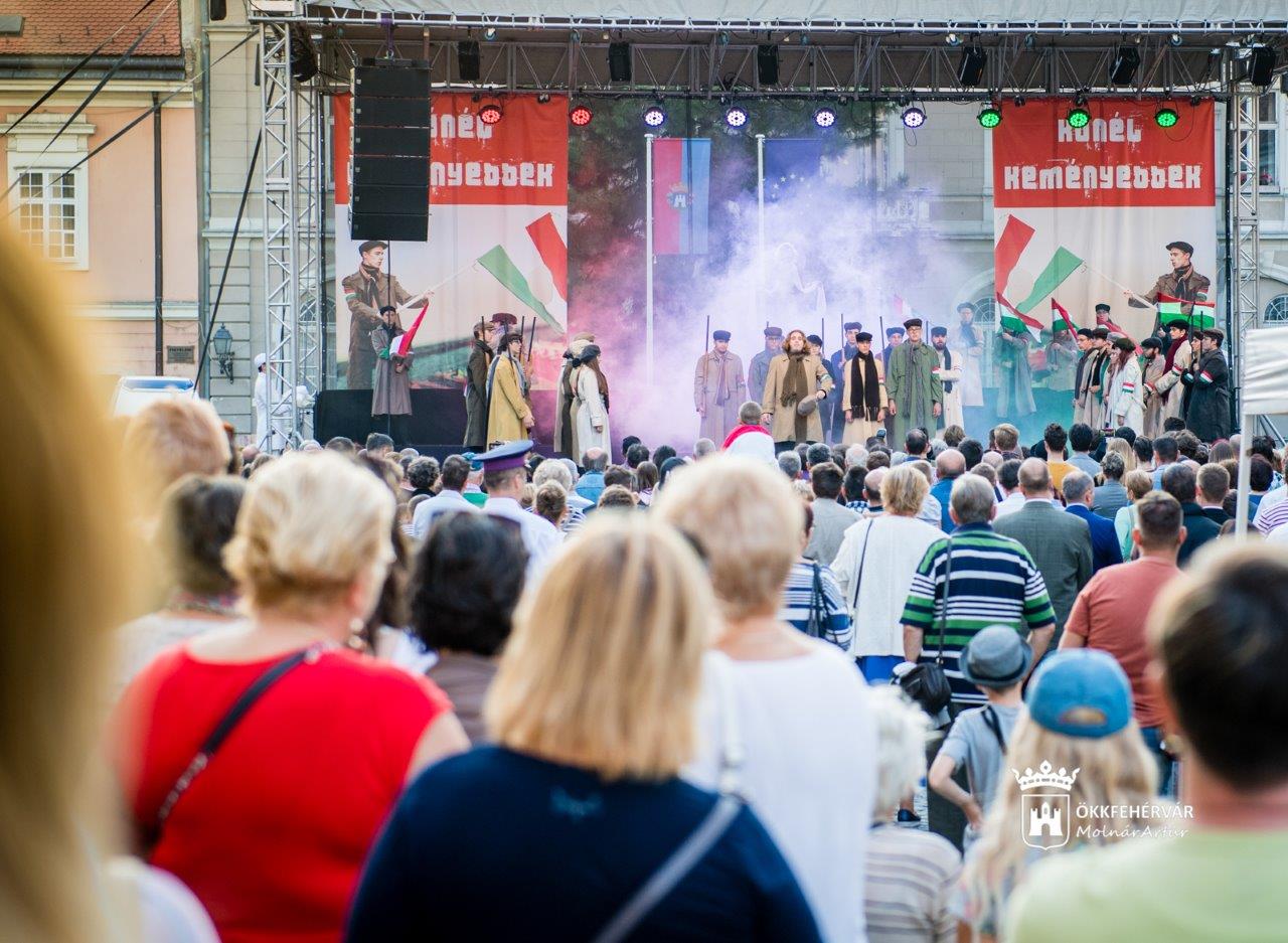 Így emlékezett Székesfehérvár október 23-án