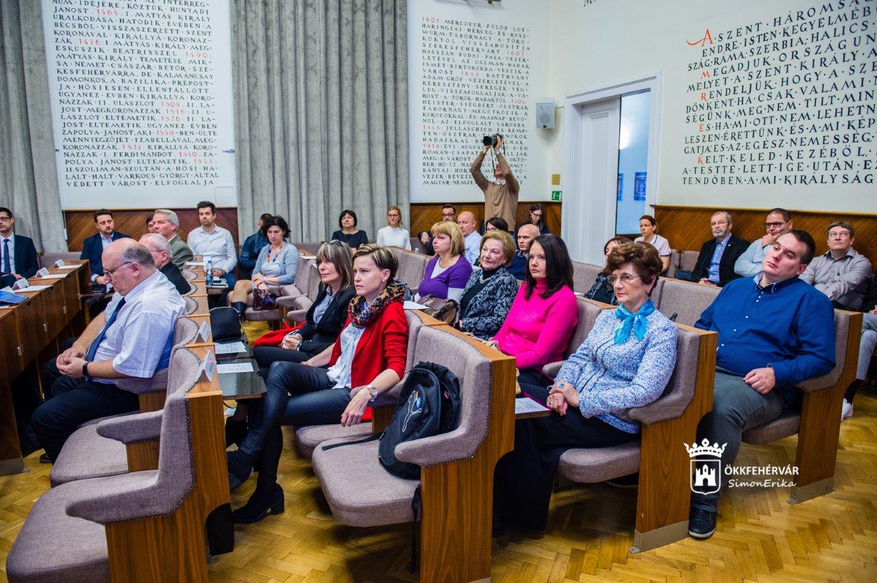 Alba Innovár Digitális Élményközpont konferencia a Városházán