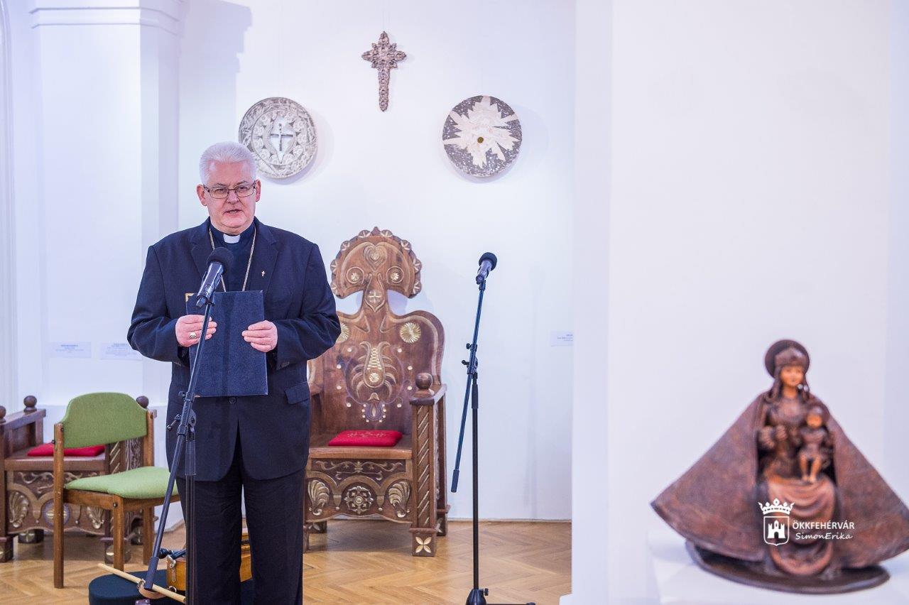 Ég és föld között - tárlatmegnyitó a Szent Korona Galériában