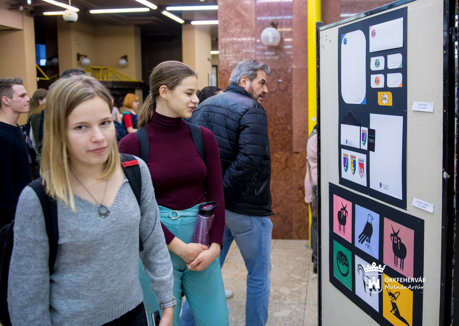 Művészeti tagozatos növendékek kiállítása a Tópartiban