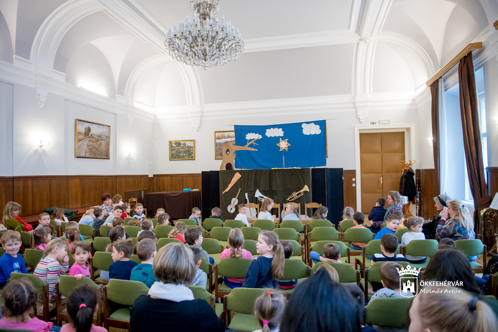 Téli történettel folytatódott a Zenede Bábszínház