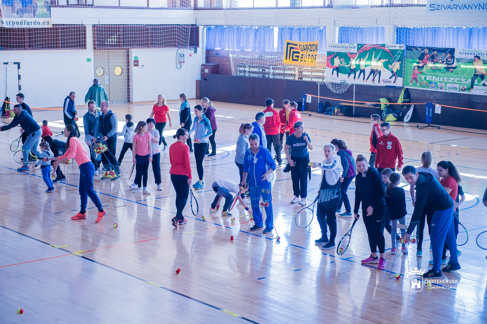 A hetedik családi tenisznap a VOK-ban