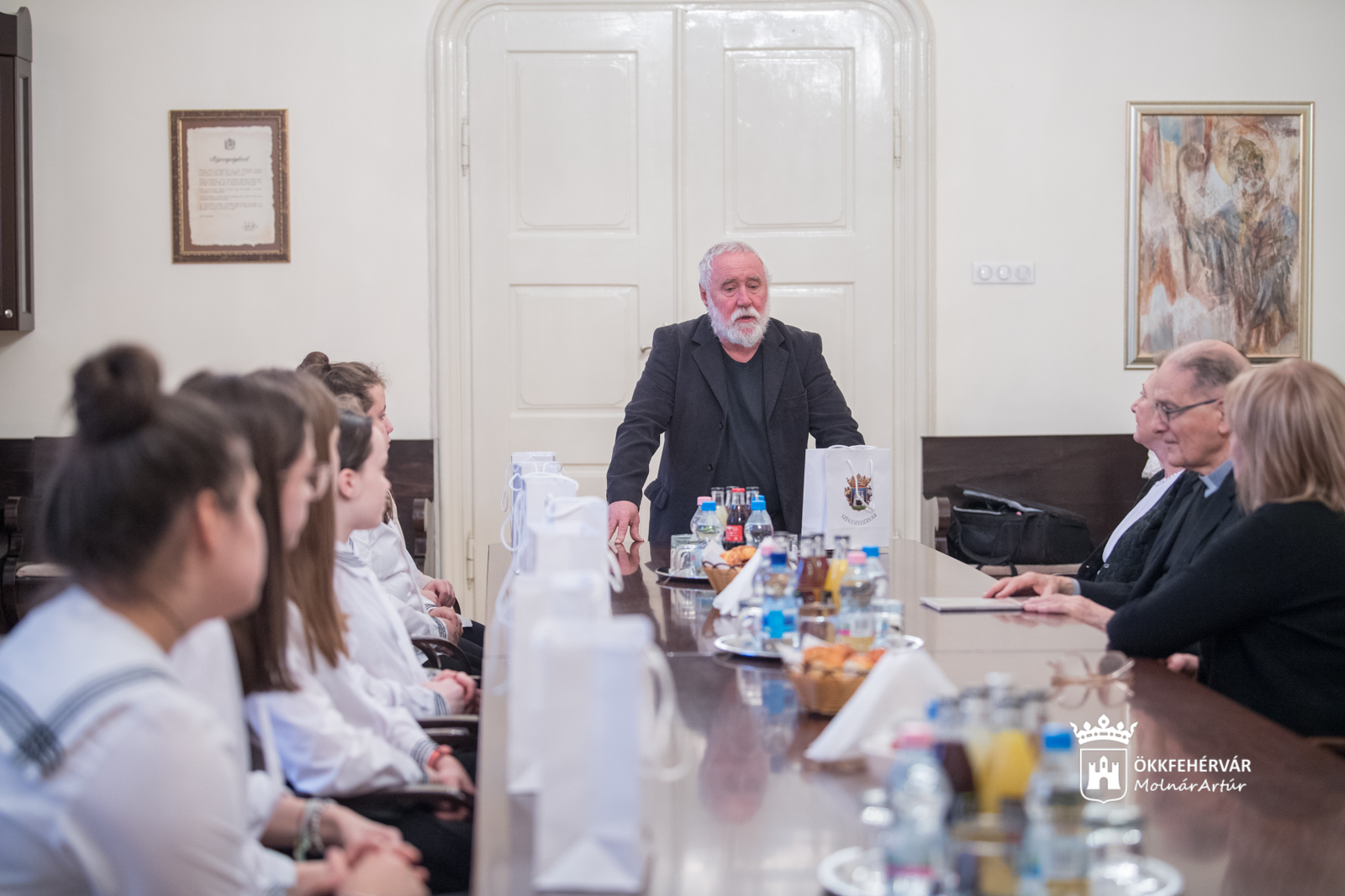 Cisztercis diákokat fogadta a Városházán