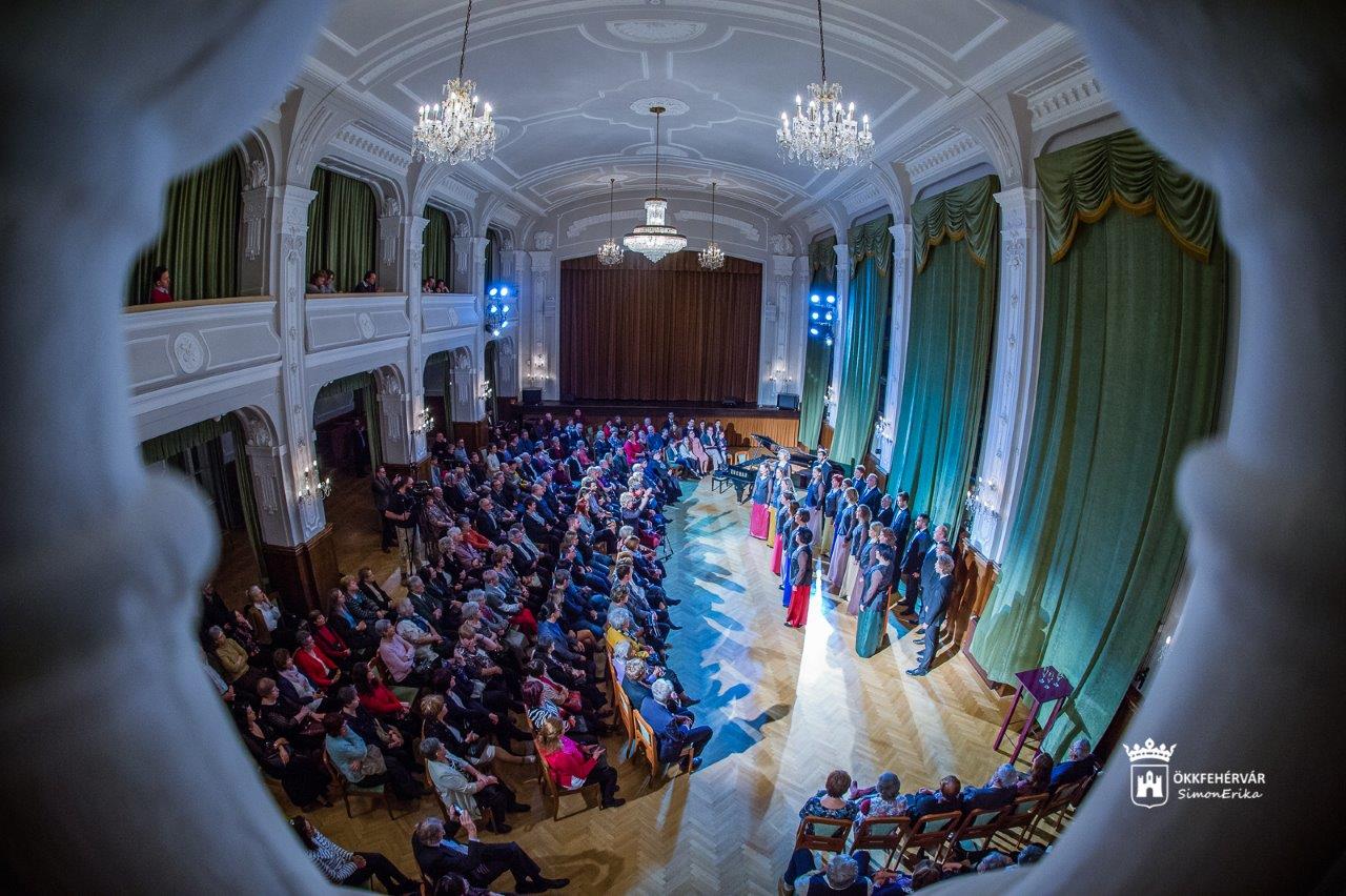 Farsangi opera-parádé koncert a Szent István teremben