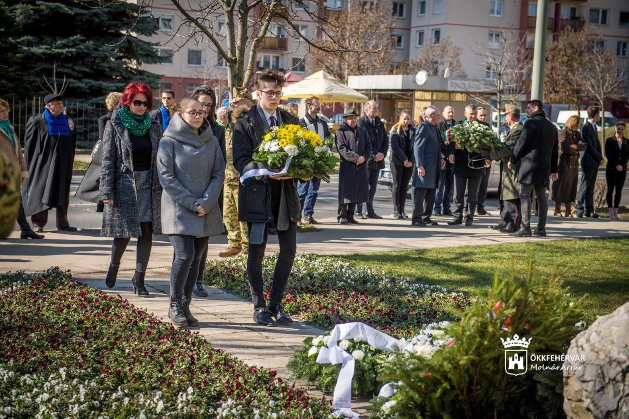 Emlékezés a kommunizmus áldozataira az Ötvenhatosok terén