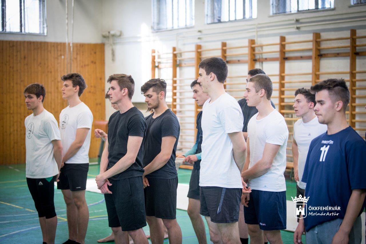 A Schermann Ede városi középiskolás fiú tornaverseny