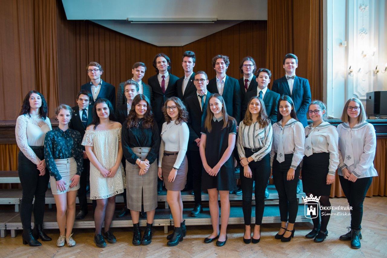 A XI. Fehérvári Versünnep elődöntője